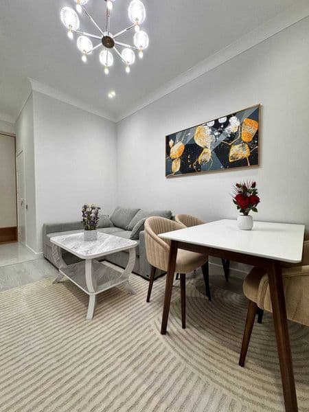 Сдается квартира с красивым ремонтом<br />
<br />
• Район: Ю