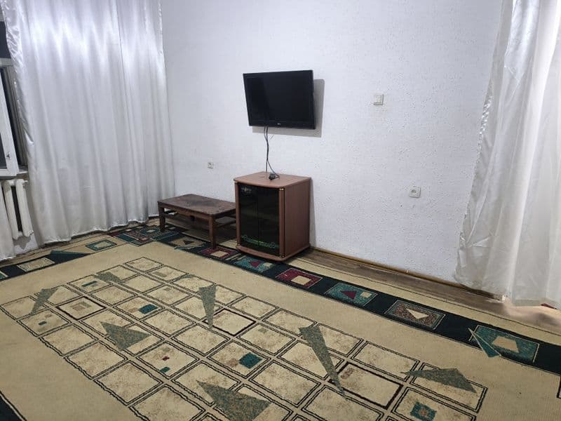 Аренда квартир оийлалиларга берилади 4 чи этаж 2 хона<br />
