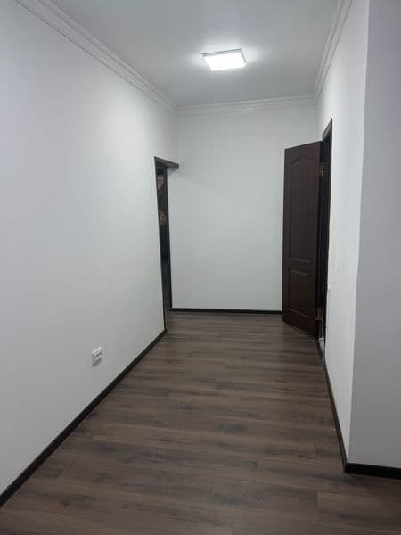 Срочно Сдам квартиру в центре города под офис 5/1/9 квадратн