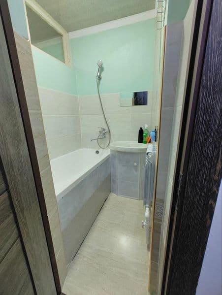 Сдам свою квартиру 3 ком  с ремонтом  атопление с мебелью те