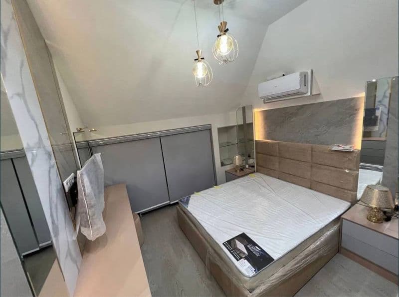 Сдается Новостройка на Ц-2. <br />
Голден хаус Алайский рыно