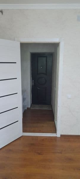 Сдается однокомнатная бывший обшижитье на лисинова ванна туа — фото 2