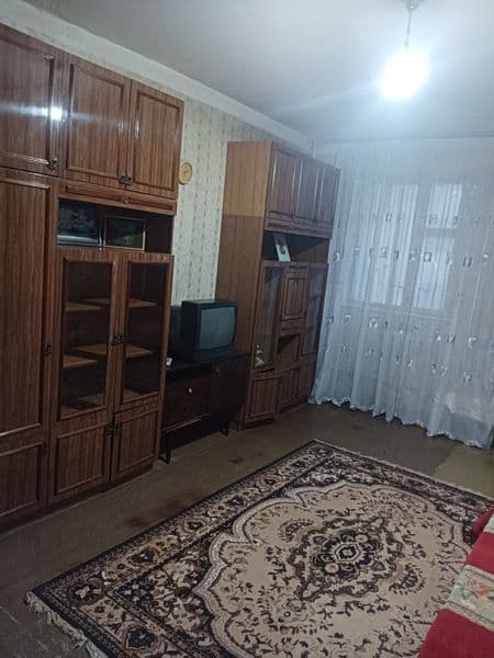 Здравствуйте сдаётся своя однокомнатная квартира. <br />
В к