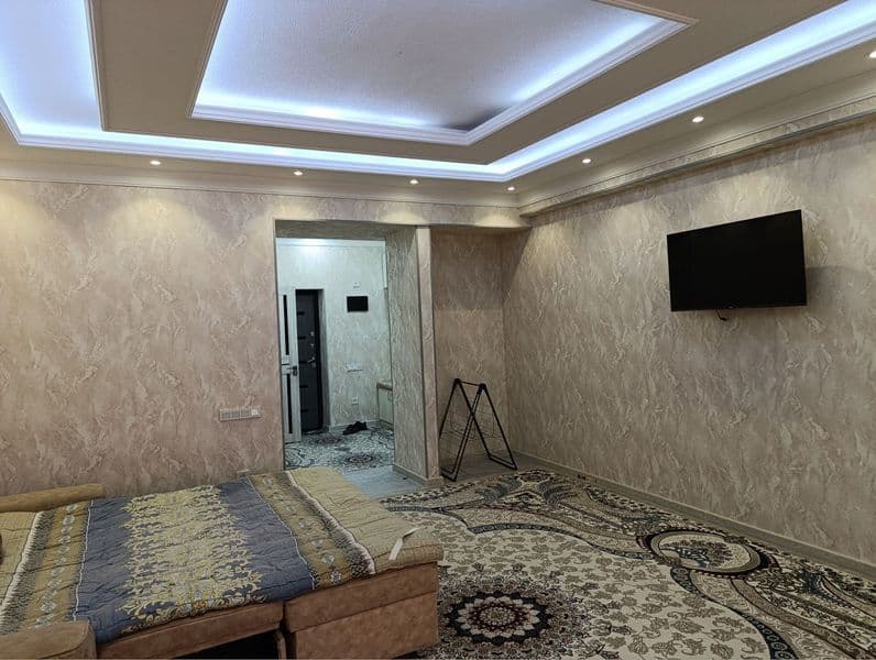 Чиланзар 19 квартал<br />
Новостройка Ёшлик<br />
Комнат 1<b