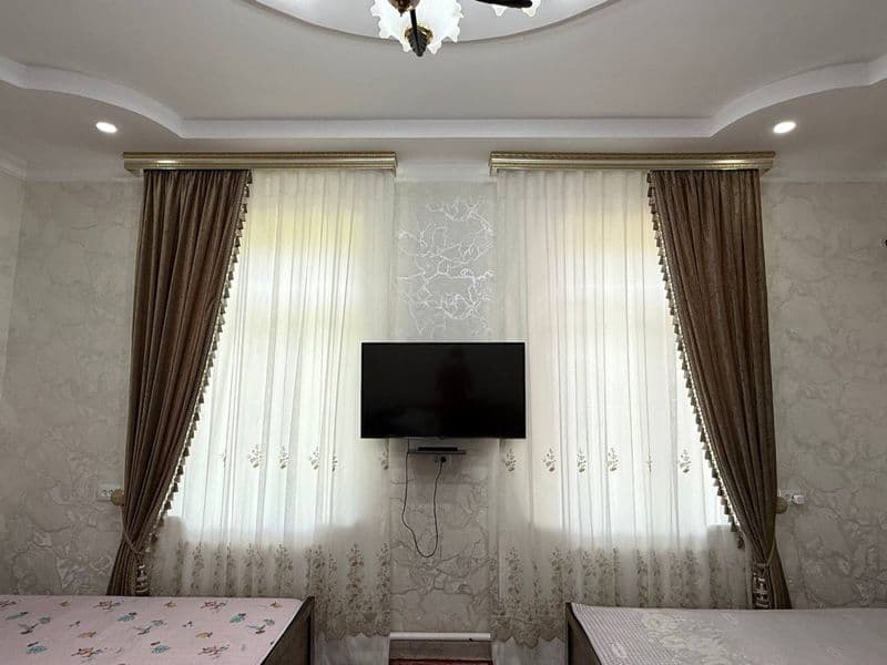 IJARA QIZLARGA<br />
<br />
• Qizlargq ijaraga honadon <br /