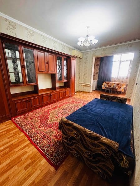 Сдается на долгий срок однокомнатная квартира переделанная в