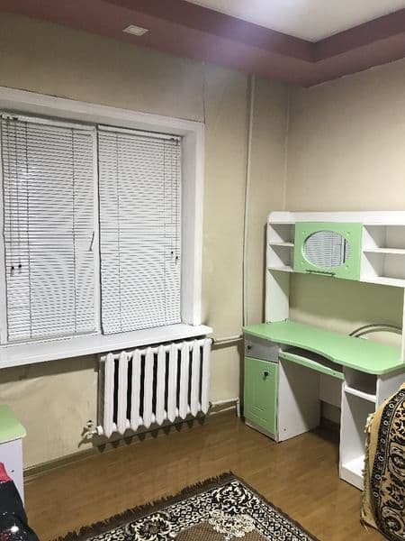 4 хонали квартирадан 1 хонаси берилади.Хозяйкали уй <br />
< — фото 3
