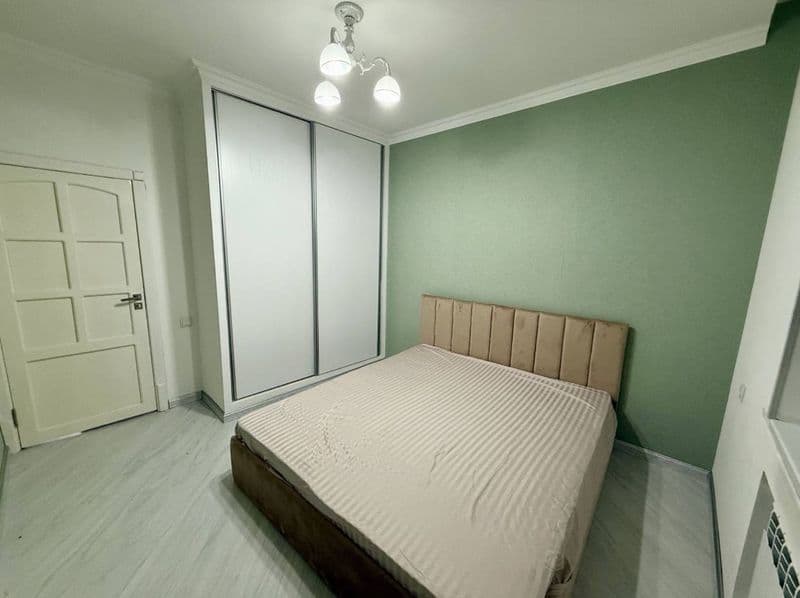 Корасув 1<br />
2/5/5<br />
63 м2<br />
500$<br />
957471945