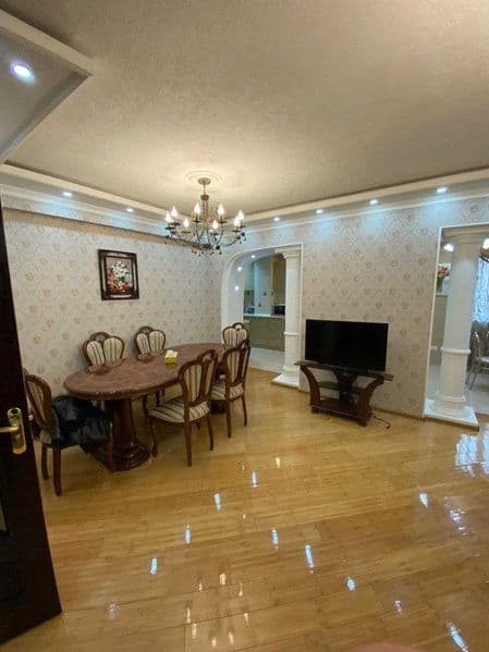 Сдаётся 2х ком.квартира на ул.Садык Азимова!Ц-1!<br />
Город