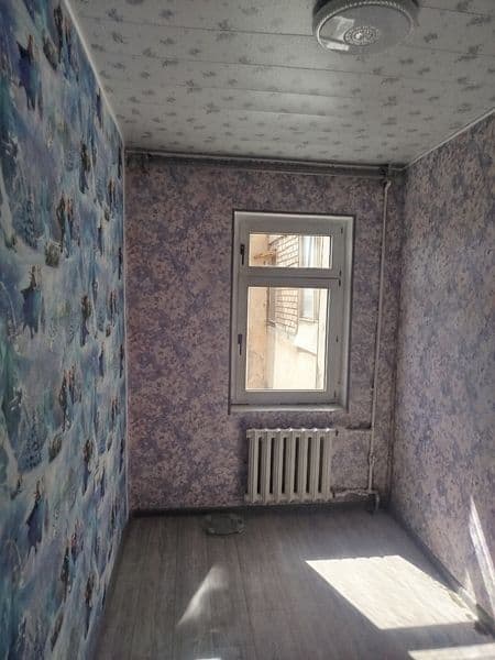 Шестой этаж. Торцевые стены утеплены. Без ремонта но чистая. — фото 2