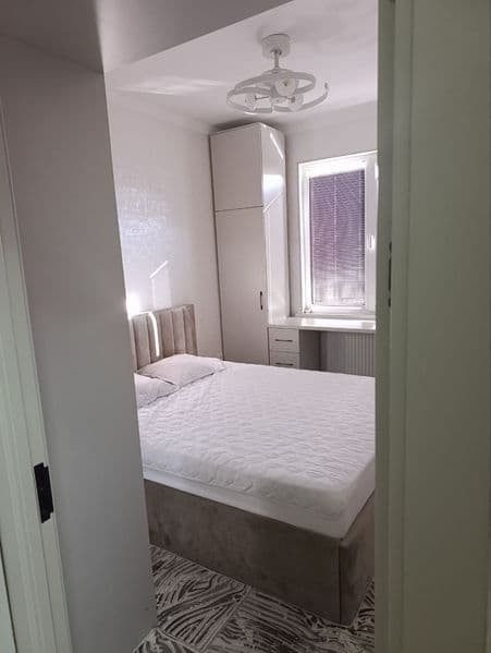 Новостройка.  С мебелью и техникой.<br />
Ориентир: Мечеть. 