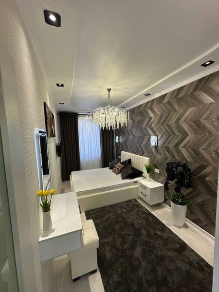 Чилонзор <br />
Арентр- Ғафур Ғулом пар орқасида<br />
Кимла