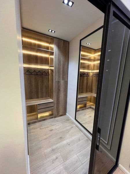 Район: Мирабадский<br />
Адрес: Узбум<br />
<br />
• Комнат: — фото 5