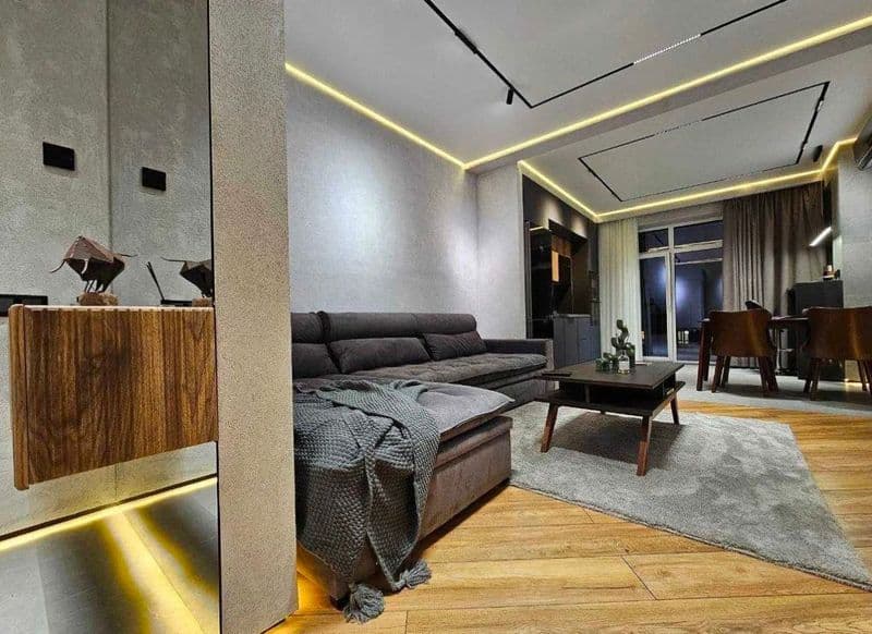 Ойбек нрж Сдаётся л новая шикарная квартира в элитном компле