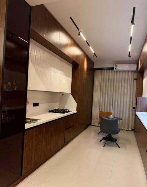 Комнат-3<br />
Этаж-2<br />
Этажность-9<br />
Площадь-80 м2< — фото 3