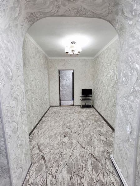 Manzili: Chilonzor tumani<br />
 Moʻljali: Nizomiy va Jahon 