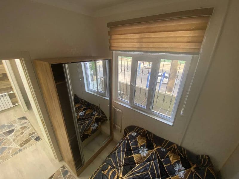 Аренда чиланзар 2.  Одна переделанная на двух.  Есть телевиз — фото 2