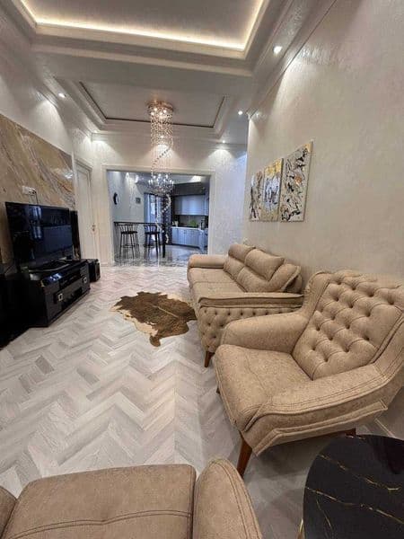 К вашему вниманию рады представить 4х комнатную квартиру на 