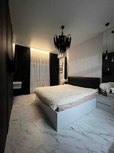 • ЖК: Kazahstan<br />
• Комнат: 3<br />
• Этаж: 4  <br />
• 