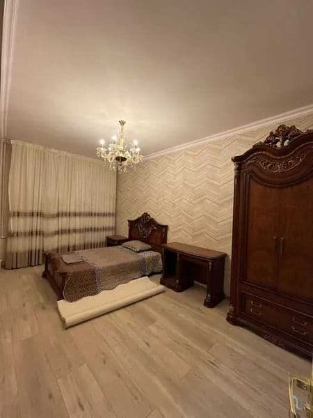 Сдаётся  Квартира <br />
Ориентир - напротив Мирабад авеню < — фото 2