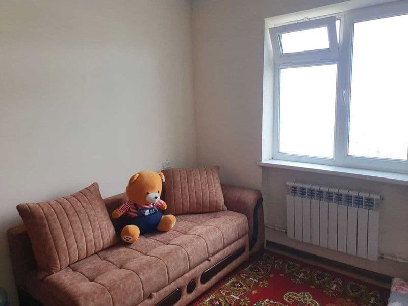 Студент қизлар учун ижара<br />
3 хонали квартира, буви била