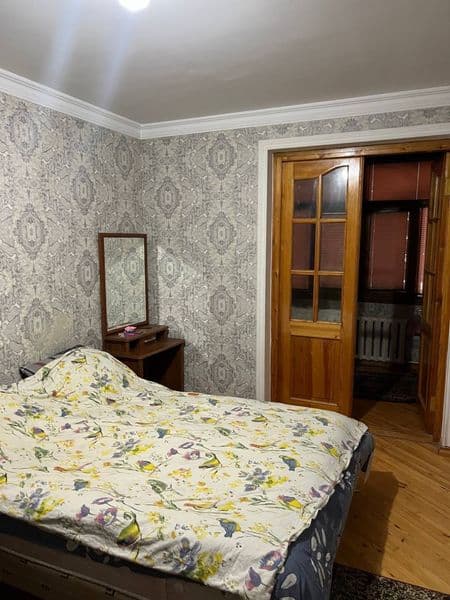 Район: Мирабадский <br />
Адрес: Цум<br />
Ориентир: Метро К