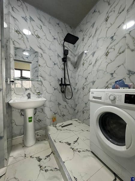 Чистая, светлая квартира с ремонтом.<br />
Есть лифт.<br />
 — фото 2