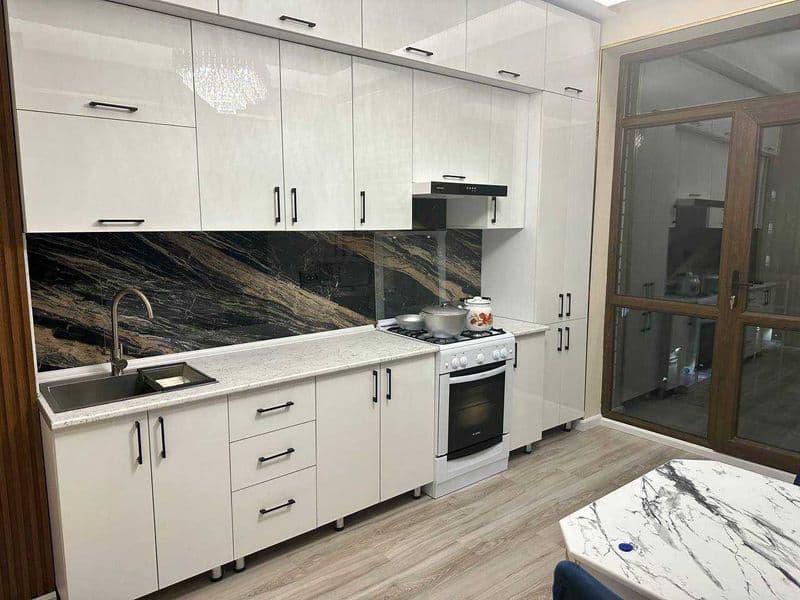 Район: Яшнабадский<br />
Адрес: Паркентский<br />
<br />
Ком — фото 2