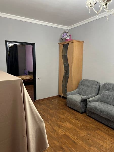 Сдаётся 2 комнатная, с хорошим ремонтом с мебелью и техникой — фото 3