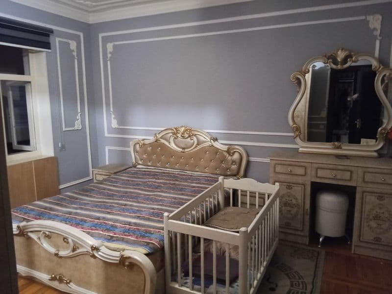 Сдаётся квартира со всеми удобствами,  только семье,  с загс