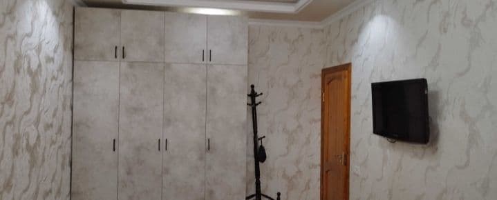 Srochno Sheriklikka 3 qiz kerak 2 qiz yaxshi tartibli toza t