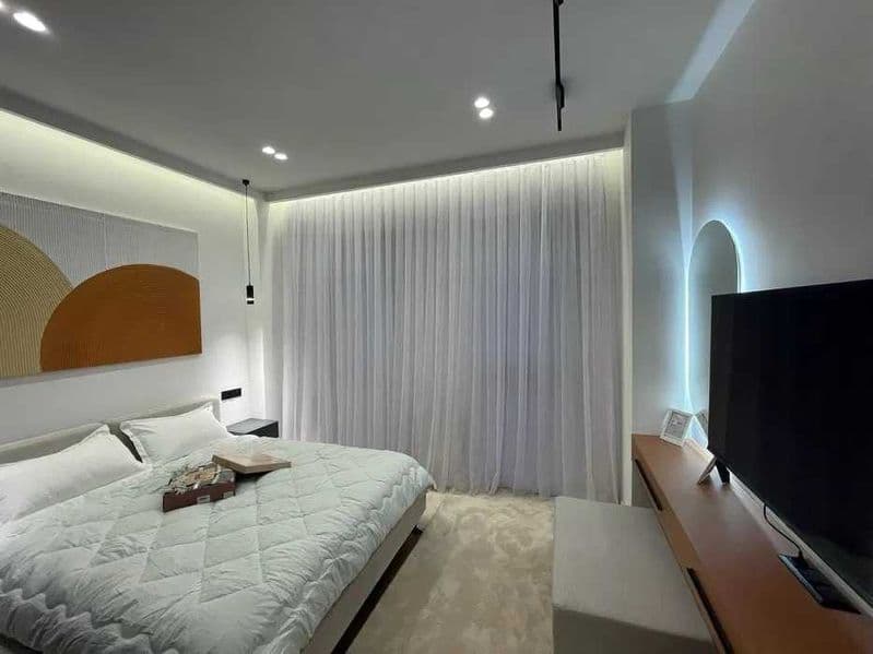 Район: Яккасарайский<br />
Адрес: Бабур<br />
<br />
• Комна — фото 3