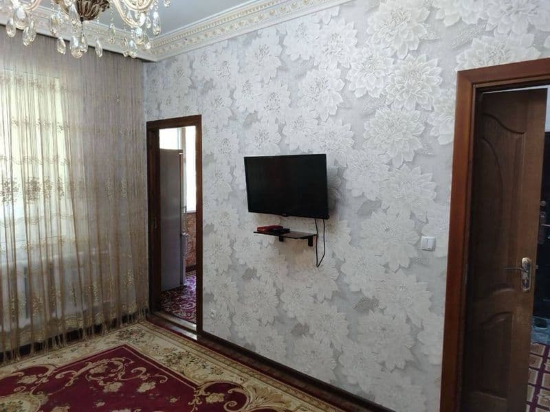 Сдаётся светлая квартира: 2 комнаты, кухня, санузел, есть кл — фото 2