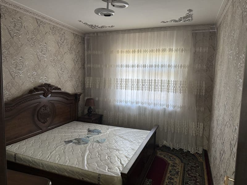 Sergeli 5a 2- <br />
Metroni oldida<br />
Bez makler<br />
U