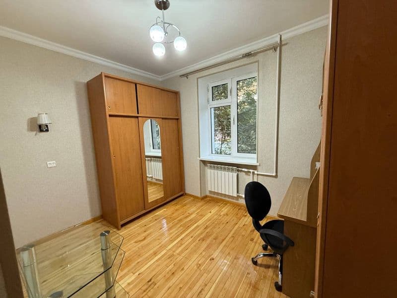 3/3/4 метро Ойбек (сторона магазина Аты -Баты )<br />
Трёхко