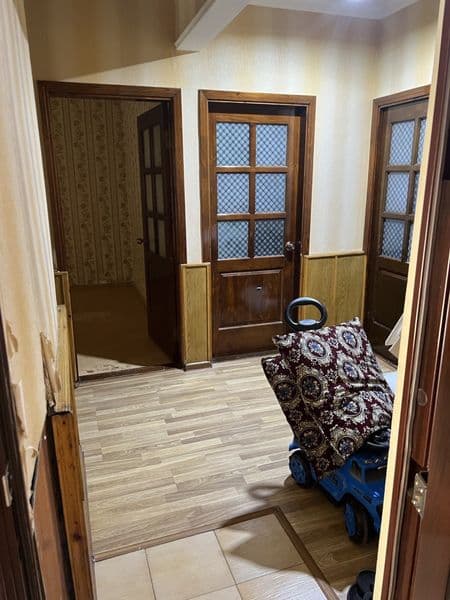 Арендага 3хонали квартира 2та хонаси берилади. Ремонти урта.
