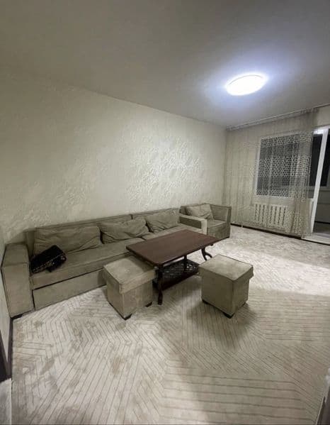 Чиланзар Ц квартал <br />
<br />
2х комнатная<br />
Площадь: