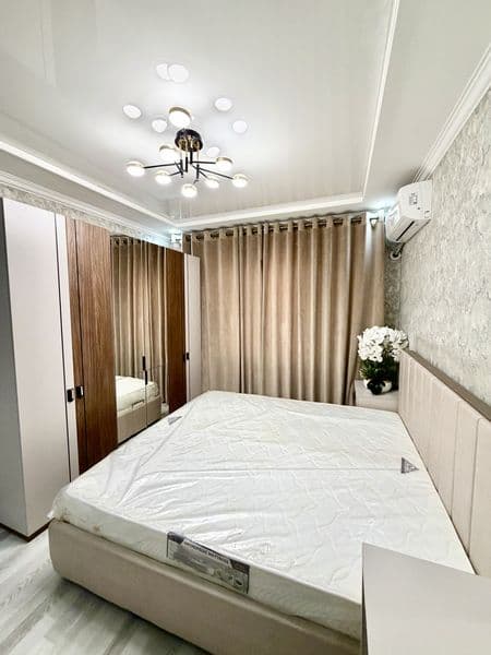 Sergeli 7 2 xona yevro remont <br />
Xamma sharoyil bor <br 