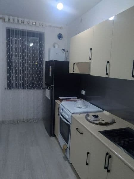 3 комнатная квартира на Ассалом Хаво мебель с техникой все н