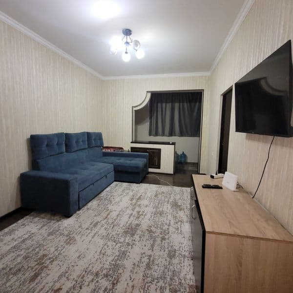 Срочно сдаю 1-комнатная переделанная 2-х комнатную квартиру.