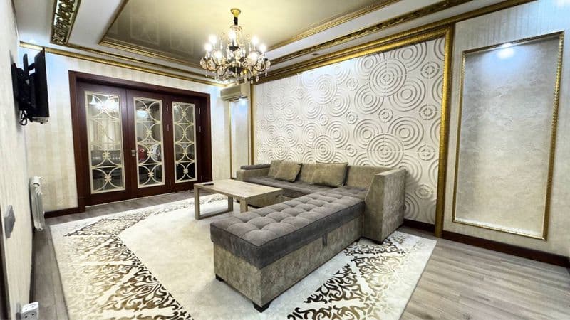 Отличное расположение дома - всё рядом - много магазинов, Це — фото 2