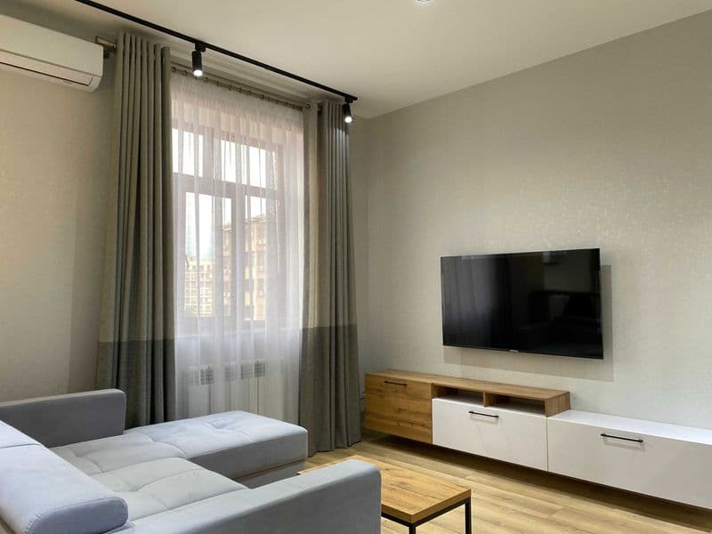 Сдается 1-комнатная квартира-студия в новостройке,1/6/8-850 