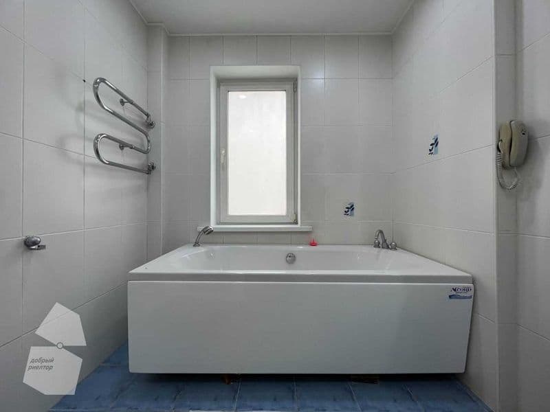 Район: Яшнабадский<br />
Адрес: Паркентский<br />
<br />
• К — фото 4