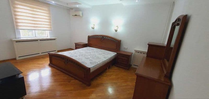 • Комнат: 3<br />
• Этаж: 4<br />
• Этажность: 12<br />
• Ра — фото 3