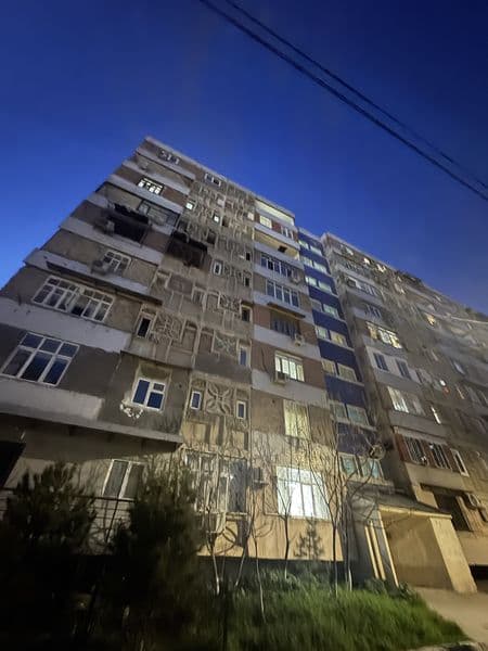 На Кадышева рядом с базаром сдаются 1 комнатная квартира без