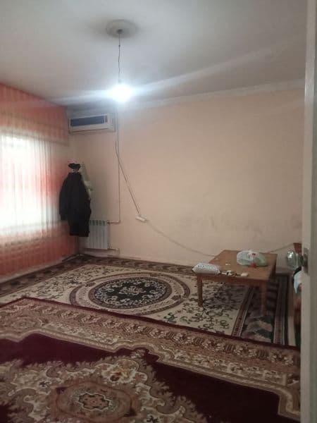 Chilonzor 16 kv<br />
2 xonali razdelni<br />
LUBBOYIGA<br /