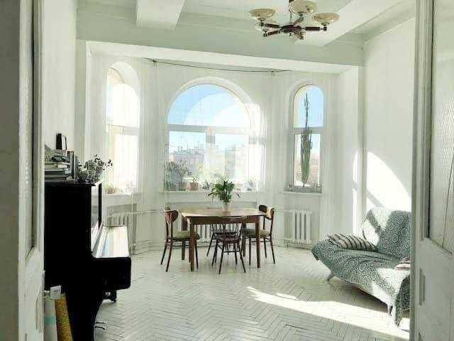 К вашему вниманию рады представить светлую 2х комнатную квар