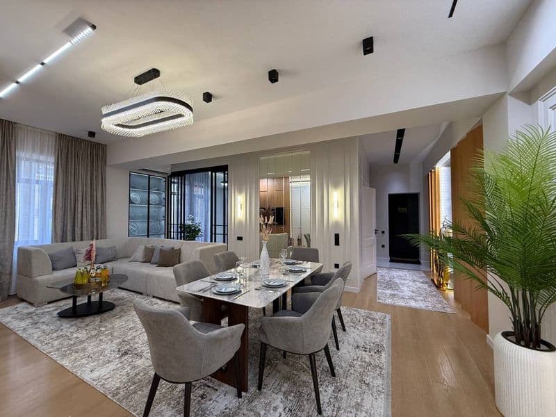 Элитный апартамент<br />
Район: Яккасарай <br />
4/7/9<br />