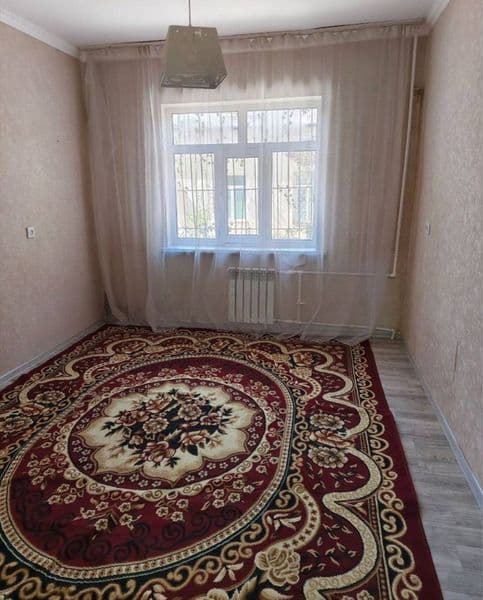 Паркентский<br />
1/3/5<br />
42 м2<br />
Оилага и студент <