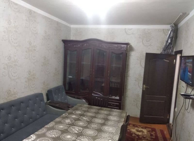 Kvartira Yunusobod 7 chi kvartal 2 xona 3 xona qilingan.